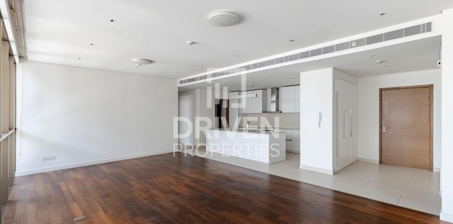 Квартира с 3 спальнями  №121299