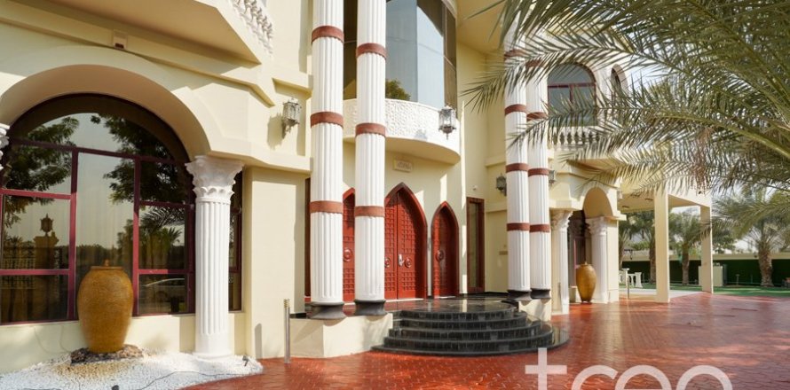 Villa de 8 dormitorios en Emirates Hills, UAE No. 173796