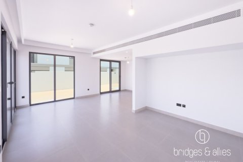 Villa de 4 dormitorios en Dubai, UAE No. 102431 3