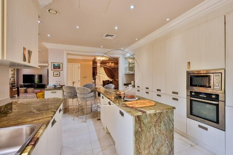 Villa de 5 dormitorios en Abu Dhabi, UAE No. 90934 17