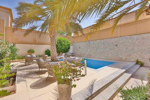 Villa de 5 dormitorios en Abu Dhabi, UAE No. 90934 12