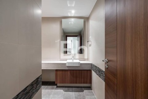 Квартира с 3 спальнями  №113000 24