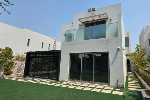 Villa de 4 dormitorios en Muwaileh Commercial, UAE No. 207545