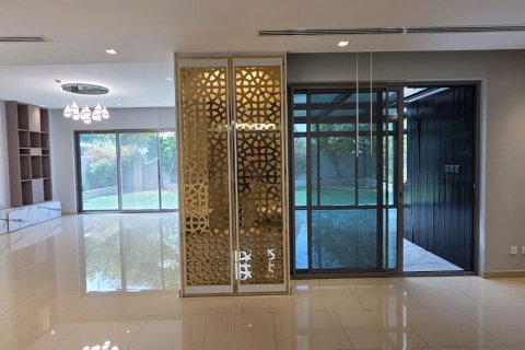 Villa de 4 dormitorios en Muwaileh Commercial, UAE No. 207545 19