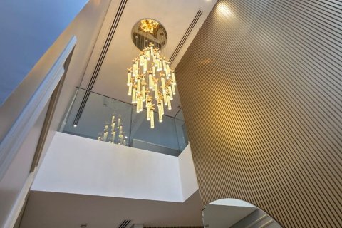 Villa de 4 dormitorios en Muwaileh Commercial, UAE No. 207545 11