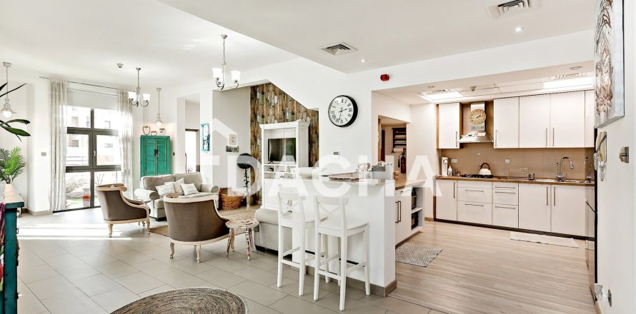 Вилла с 4 спальнями в Джумейра Вилладж Серкл, ОАЭ №155504