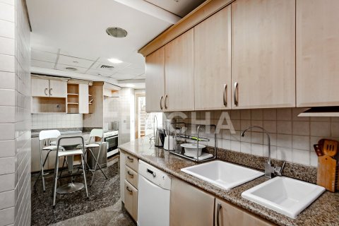 4 bedrooms Penthouse in Shoreline Apartments, UAE No. 155503 7