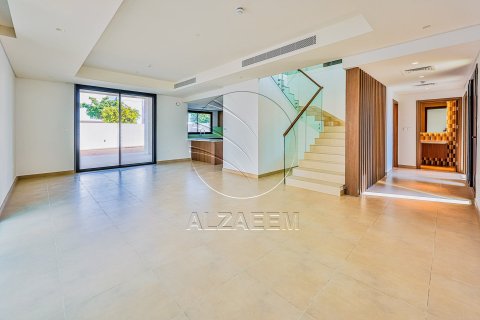 Villa de 4 dormitorios No. 127725 12