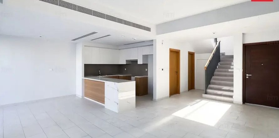 Villa de 3 dormitorios en Dubai, UAE No. 145572