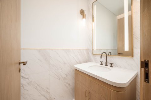 2 bedrooms Apartment in Business Bay, UAE No. 195082 8