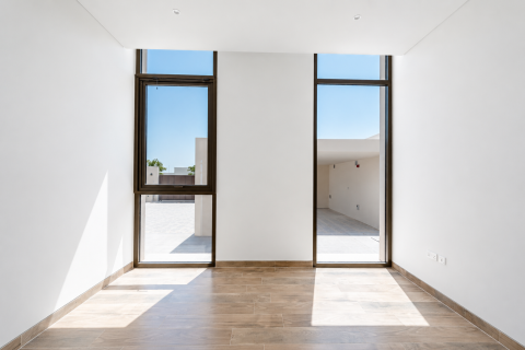 5 bedrooms Villa in Abu Dhabi, UAE No. 195081 15