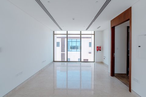 5 bedrooms Villa in Abu Dhabi, UAE No. 195081 5