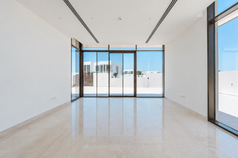 5 bedrooms Villa in Abu Dhabi, UAE No. 195081 18