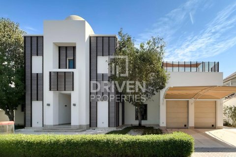6 bedrooms Villa in Signature Villas, UAE No. 192612 4