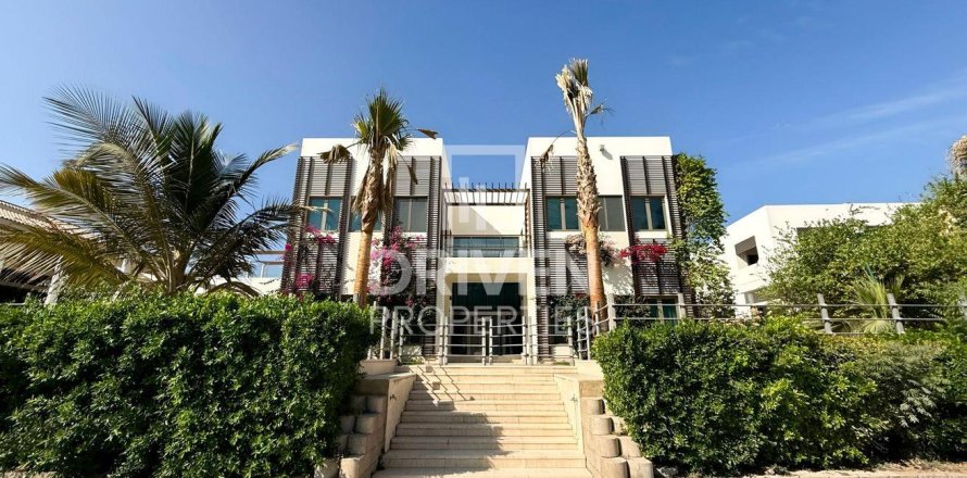 6 bedrooms Villa in Signature Villas, UAE No. 192612