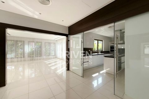 6 bedrooms Villa in Signature Villas, UAE No. 192612 18