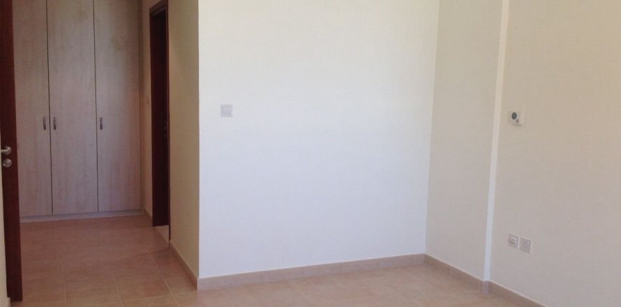 3 bedrooms Apartment  No. 117690