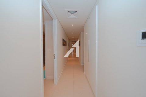 Квартира с 3 спальнями  №115145 8