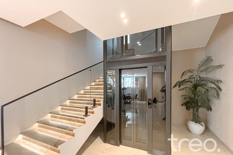 6 bedrooms Villa in Jumeirah Park, UAE No. 199061 23