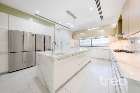 6 bedrooms Villa in Jumeirah Park, UAE No. 199057 8