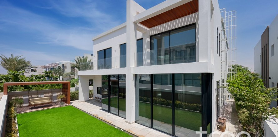 6 bedrooms Villa in Jumeirah Park, UAE No. 199057