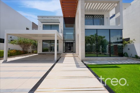 6 bedrooms Villa in Jumeirah Park, UAE No. 199057 5