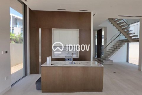 Вилла с 4 спальнями в Nad Al Sheba 1, ОАЭ №209029 9