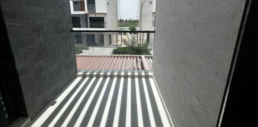 Townhouse de 4 dormitorios en Dubai, UAE No. 135927