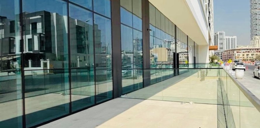 Shop de 98.6m² en Dubai, UAE No. 135925
