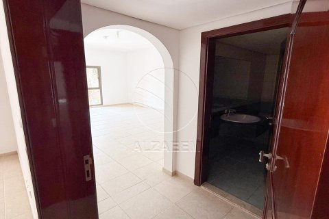 Villa de 4 dormitorios en Abu Dhabi, UAE No. 90221 9