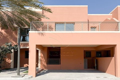 Villa de 4 dormitorios en Abu Dhabi, UAE No. 90221 23