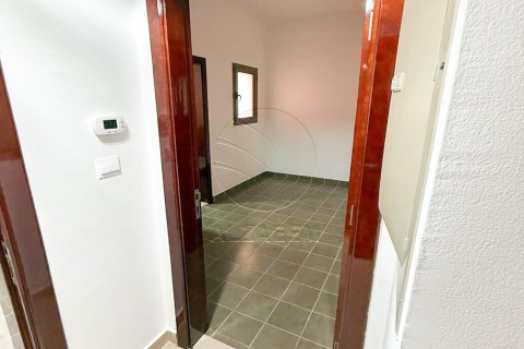Villa de 4 dormitorios en Abu Dhabi, UAE No. 90221 6