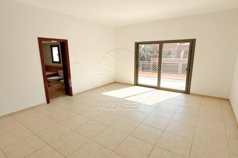 Villa de 4 dormitorios en Abu Dhabi, UAE No. 90221 20