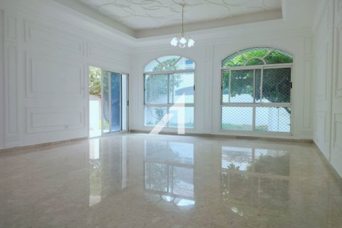 Villa de 4 dormitorios  No. 124791 2