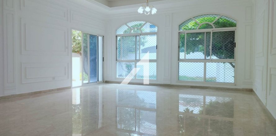 Villa de 4 dormitorios  No. 124791