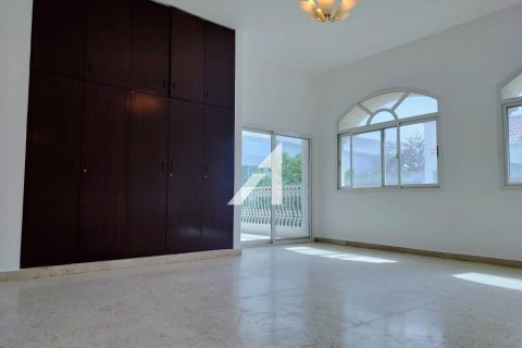 Villa de 4 dormitorios  No. 124791 21