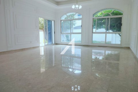 Villa de 4 dormitorios  No. 124791 3