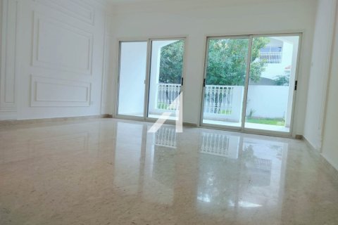 Villa de 4 dormitorios  No. 124791 13