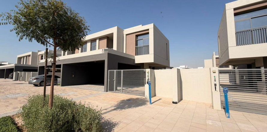 4 bedrooms Villa  No. 116038