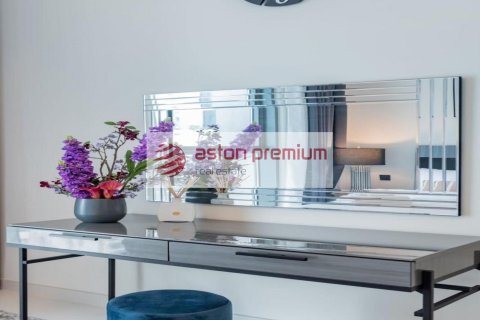 1 bedroom Apartment in EMAAR Beachfront, UAE No. 148053 16