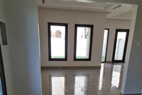 Commercial property de 3 dormitorios en Al Salam Street, UAE No. 79919 9