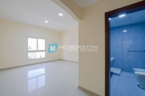 Commercial property de 4 dormitorios en Al Nahyan Camp, UAE No. 79905 12
