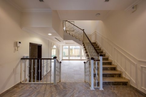 Commercial property de 5 dormitorios en Baniyas, UAE No. 79907 7