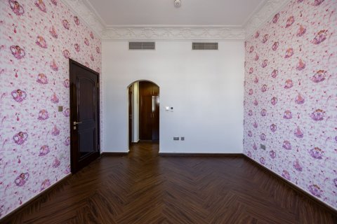 Commercial property de 5 dormitorios en Baniyas, UAE No. 79907 21