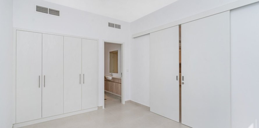 Townhouse de 4 dormitorios en Town Square, UAE No. 168524