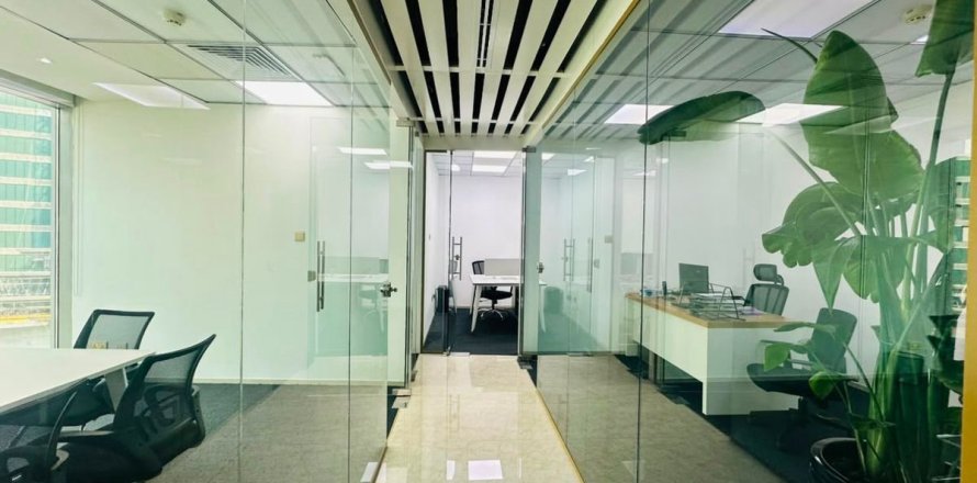 102.7m² Office in Dubai, UAE No. 210118
