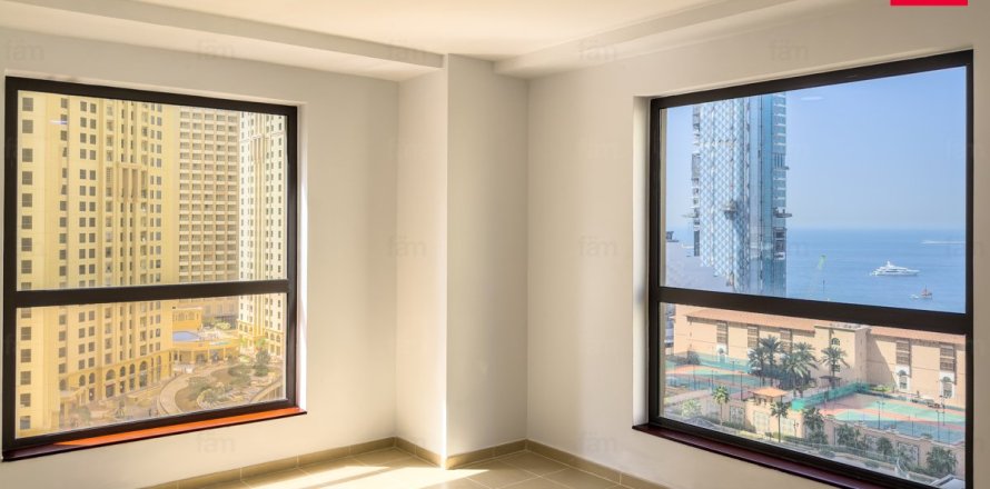 3 bedrooms Apartment in Dubai, UAE No. 210122