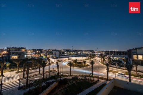 3 bedrooms Townhouse in Dubai, UAE No. 135863 9