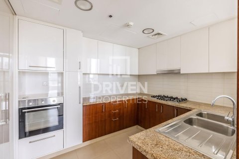 2 bedrooms Apartment in Burj Vista, UAE No. 206717 4