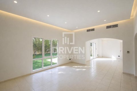 3 غرف نوم فيلا في Meadows, الإمارات العربية المتحدة رقم 204771 3